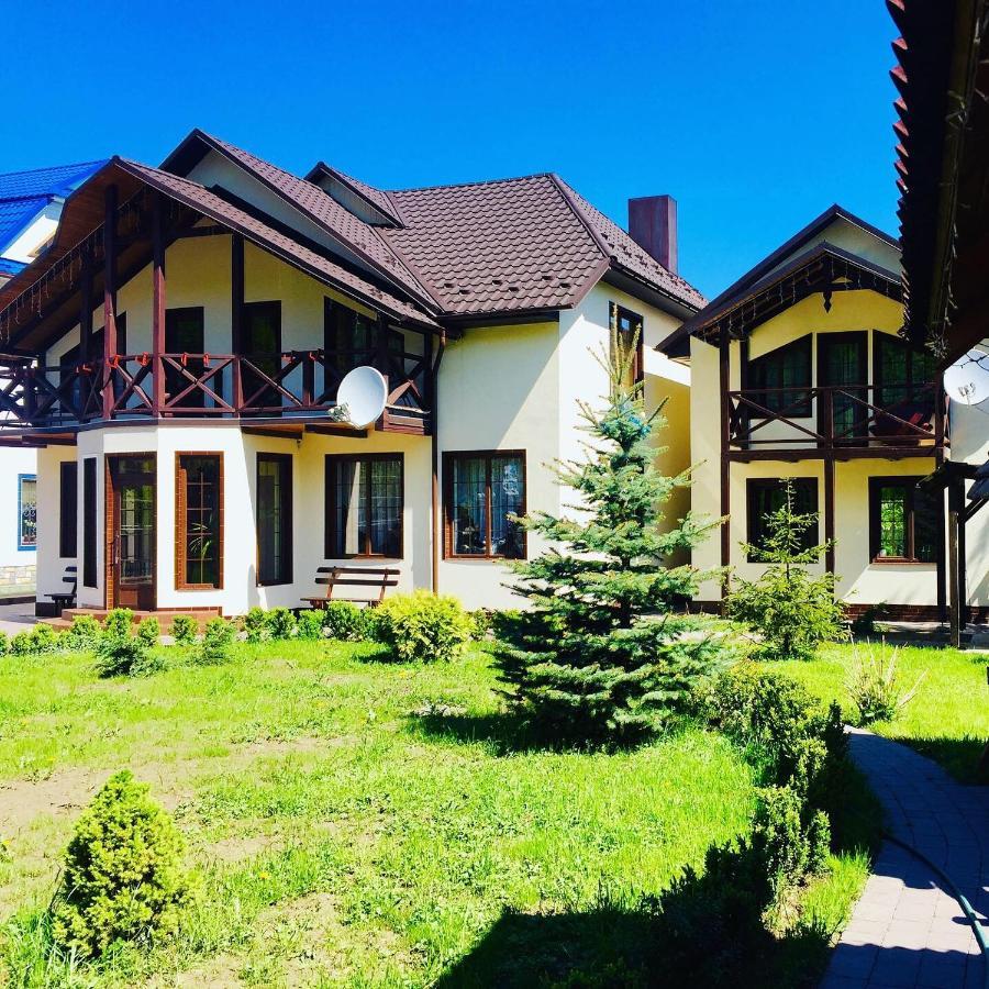 Котетж У Вілла Діола Kosiv Bagian luar foto